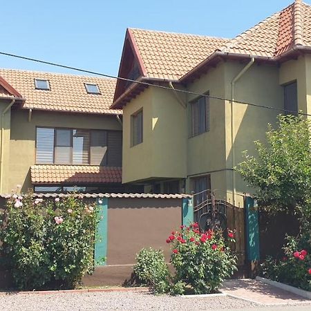 Villa Mugur دووا مايْ المظهر الخارجي الصورة