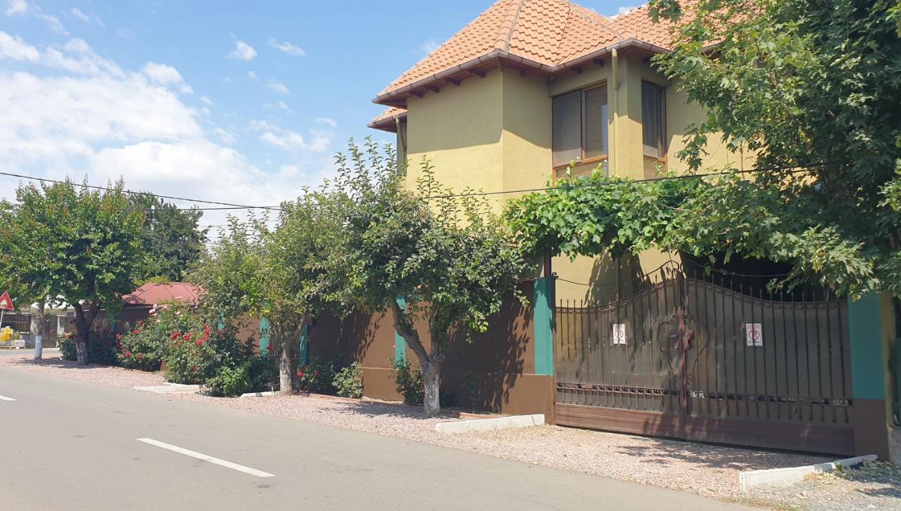 Villa Mugur دووا مايْ المظهر الخارجي الصورة