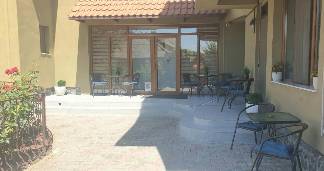 Villa Mugur دووا مايْ المظهر الخارجي الصورة