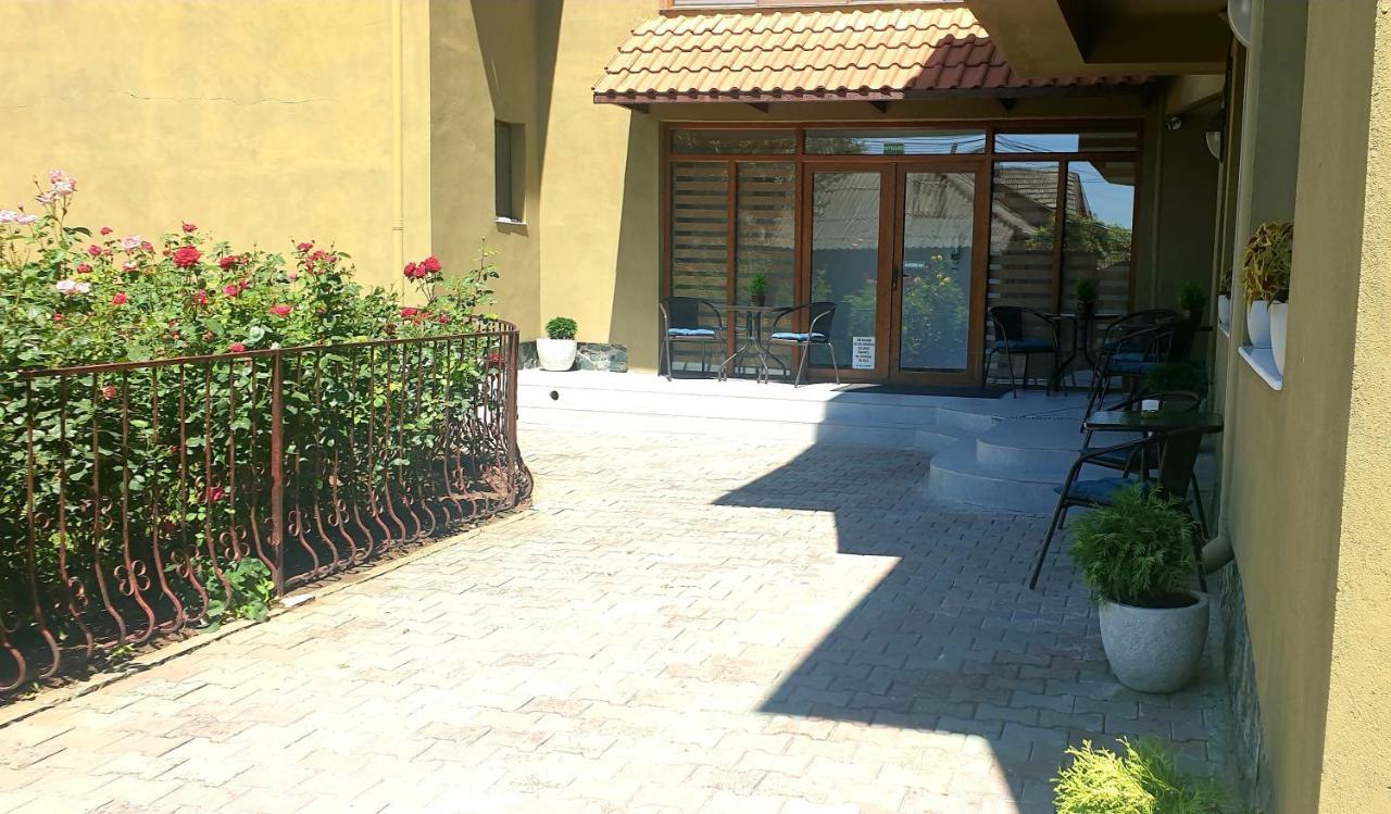 Villa Mugur دووا مايْ المظهر الخارجي الصورة
