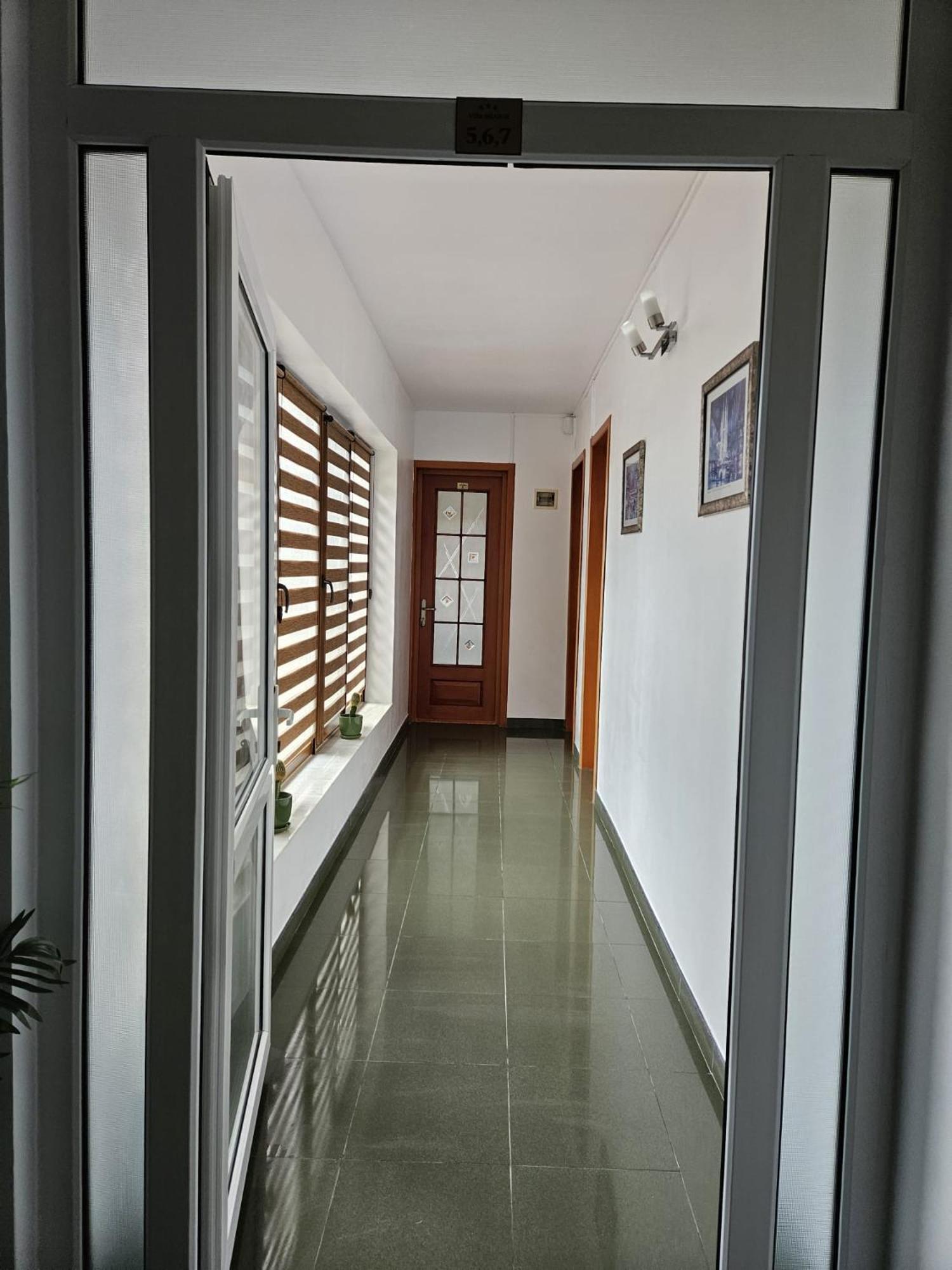 Villa Mugur دووا مايْ المظهر الخارجي الصورة