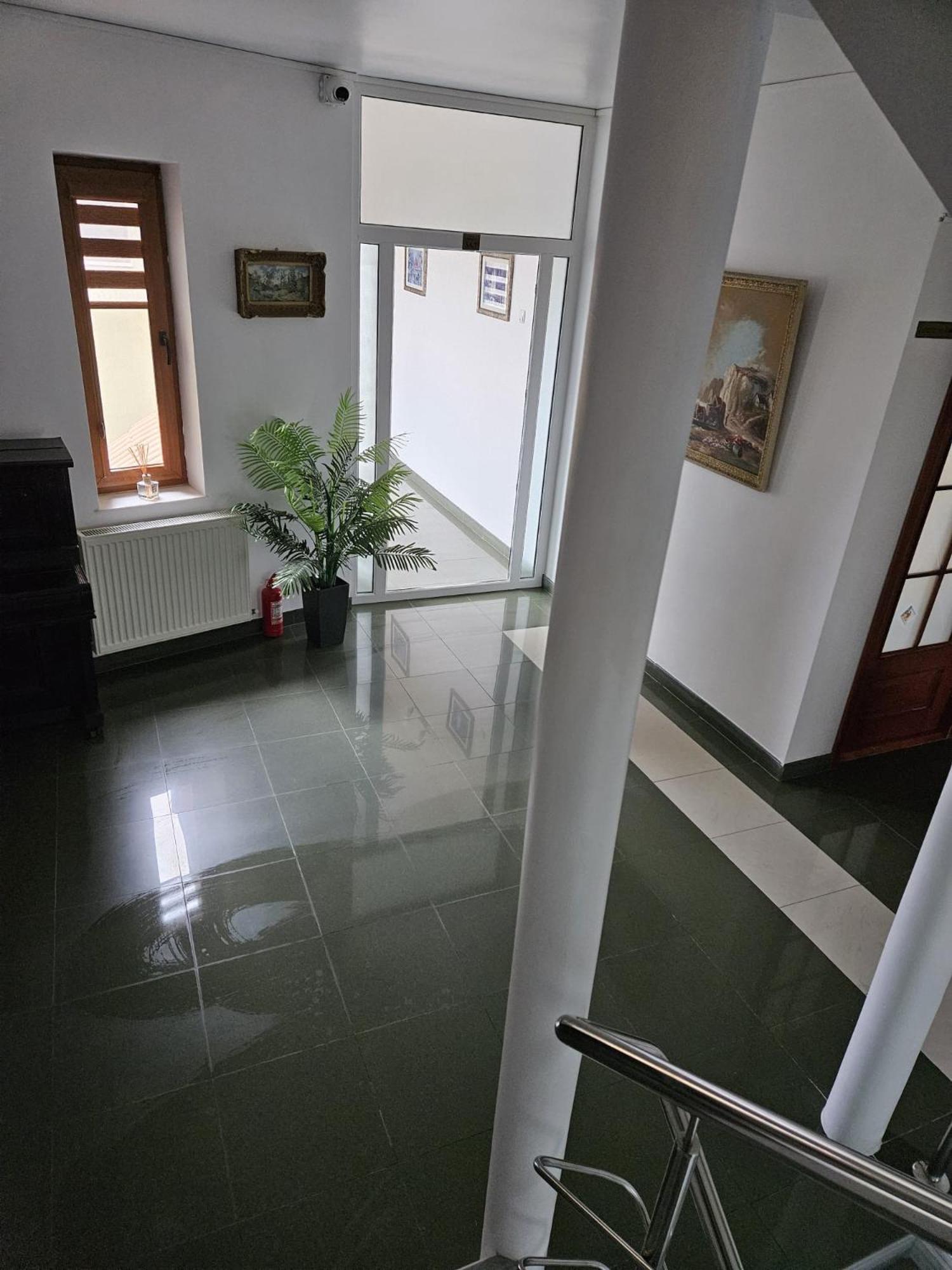 Villa Mugur دووا مايْ المظهر الخارجي الصورة